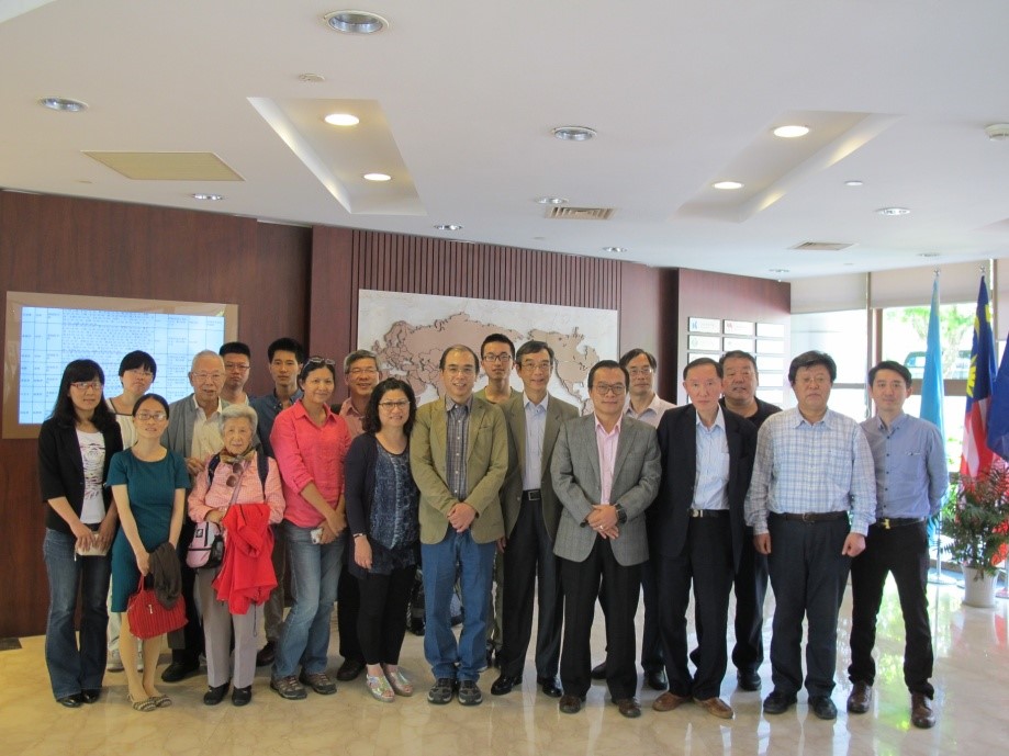 香港中文大学生命科学学院邵鹏柱教授，基因港(香港)生物科技有限公司总裁、香港中文大学兼职教授王骏博士来nHentai